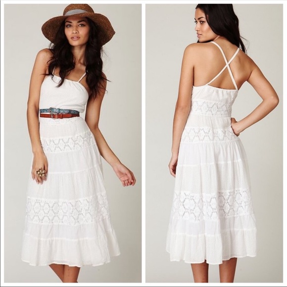 Free People Dresses & Skirts - Free People tiered lace halter midi dress
